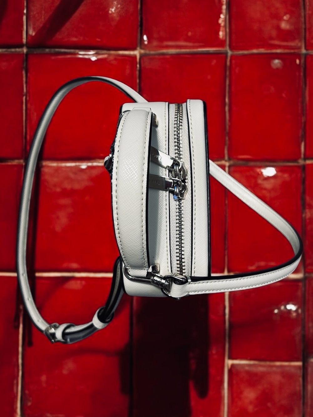 kate spade Daisy Vanity Bag - Picture 3 of 15